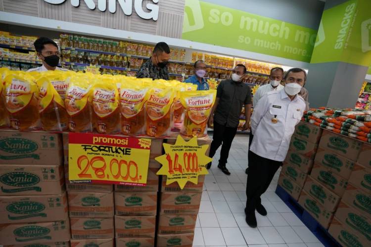 Minyak Goreng Murah Dijual di Pasar Tradisional di Riau