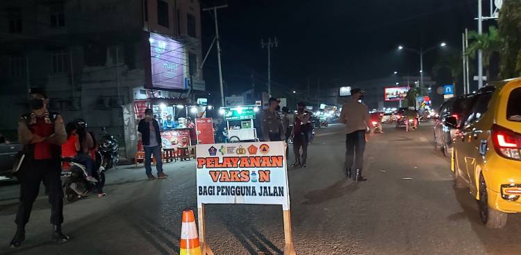 Gelar Operasi Rutin Malam Hari, Polres Dumai Maksimalkan Vaksinasi