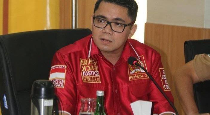 Arteria Dahlan Anggota DPR Nunggak Pajak Mobil