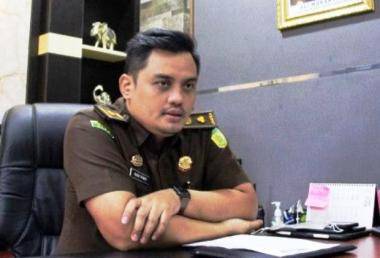 Kejari Pekanbaru Bantah Terima Uang dari Akhmad Mujahidin