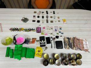 Polisi Ungkap Home Industri Narkoba di Jalan Pangeran Hidayat Pekanbaru