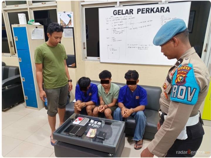 Satresnarkoba Cokok Kawanan Pengedar Sabu dari Kamar 207 Hotel Kristal Dumai