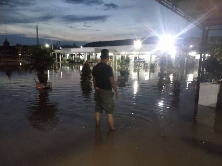 Kota Tembilahan Dilanda Banjir Air Pasang