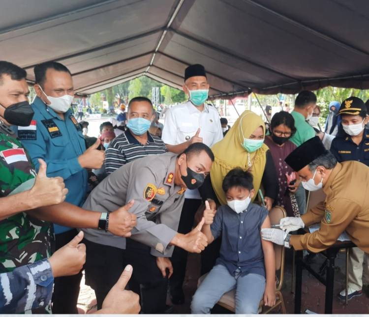Kapolda Riau Puji Pelaksanaan Vaksinasi di Dumai