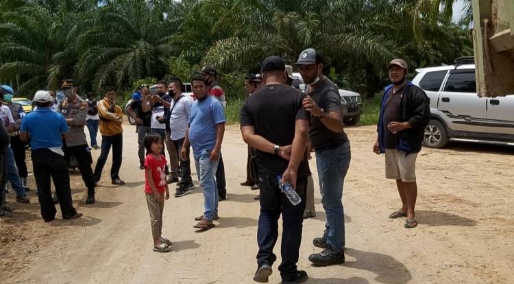 Bangun Jalan Perusahaan, PT Agro Murni Diduga Serobot Lahan Warga di Dumai