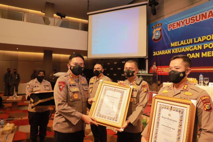 Mengawali Tahun 2022, Mapolres Dumai &ldquo;Mandi&rdquo; Penghargaan