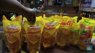 Pedagang Pasar Tradisional di Pekanbaru Jual Minyak Goreng dengan Harga Lama