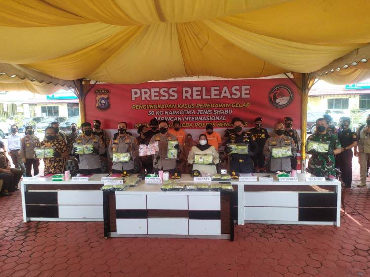 Kapolda Riau Ajak Semua Kalangan Perangi Peredaran Narkoba