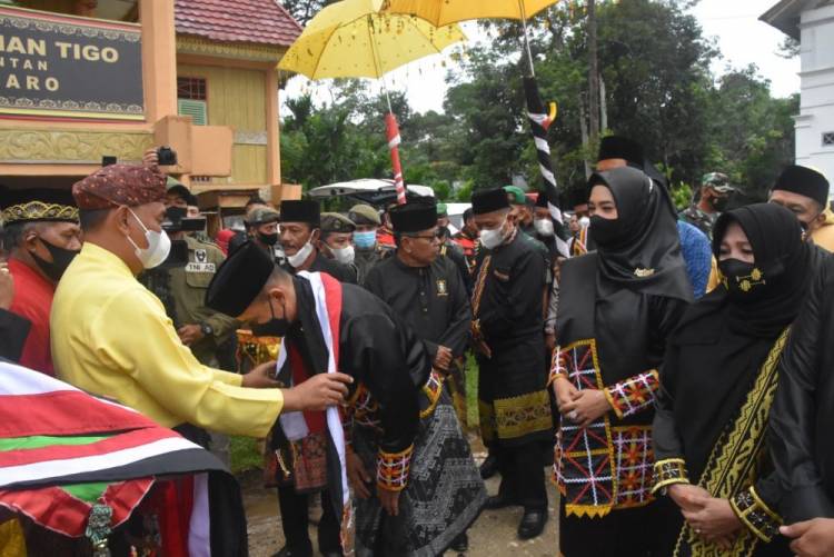 Danrem 031/WB Sandang Dua Gelar Datuk Panglimo