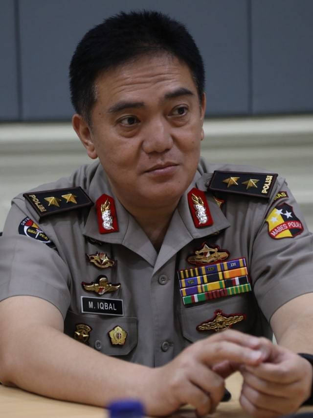 Spanduk Copot Kapolres Kampar Bertebaran, Kapolda Minta Kabid Propam Lakukan Pengusutan
