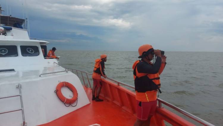 Tim SAR Dumai dan Malaysia Cari WNA Tenggelam di Pulau Undan Melaka