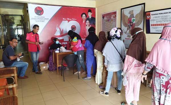 PDI P Dumai Gelar Pasar Murah Minyak Goreng Kemasan