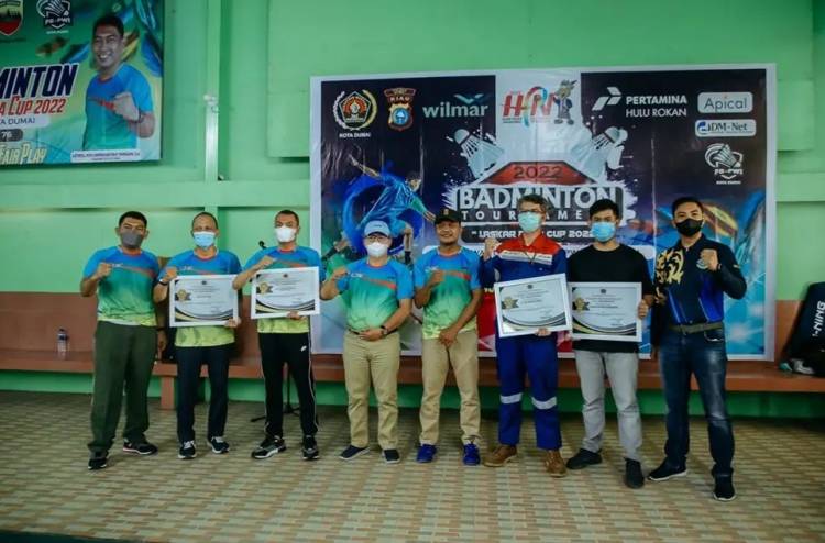 PWI Dumai Sukses Gelar Tournament Badminton Bersama Mitra