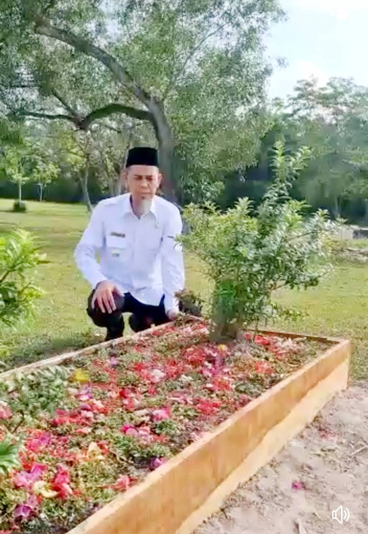 Walikota Dumai Ziarah ke Makam Almarhum Uwo Amris