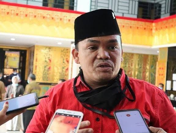 Walikota Pekanbaru Diminta Batalkan Perjalanan ke Mesir