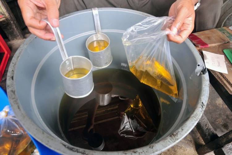 Riau Dapat Jatah 2.000 Ton Minyak Curah per-Minggu