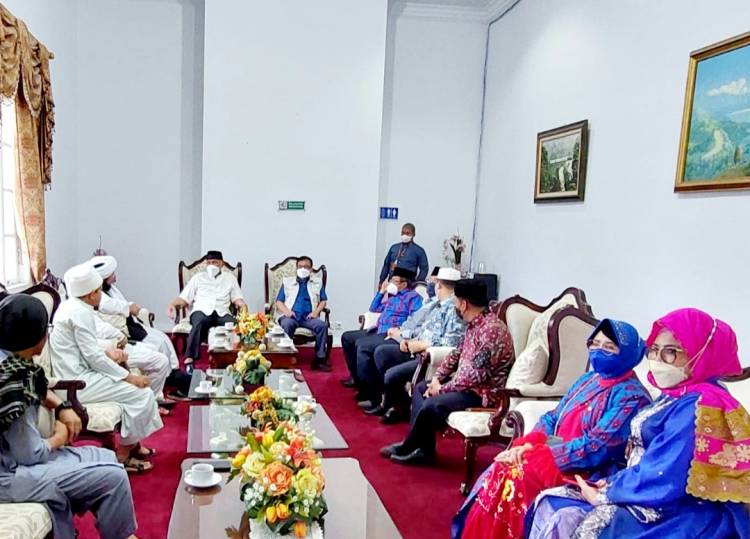 H Sunaryo dan Rombongan IKS Dumai Diterima Gubernur Sumbar