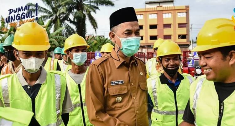 Pemerintah Luncurkan 35 Orang untuk Bersihkan Sampah di Kecamatan Dumai Barat