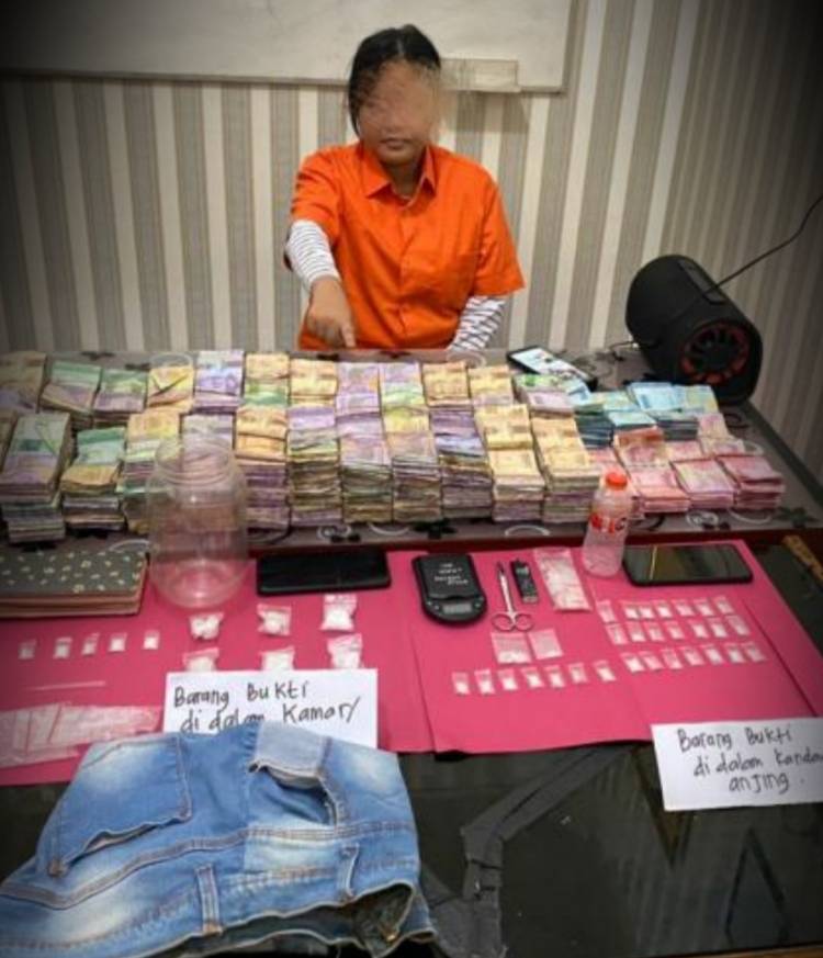 Polisi Cokok Pasutri di Kampar, 48 Gram Sabu dan Uang Ratusan Juta Diamankan