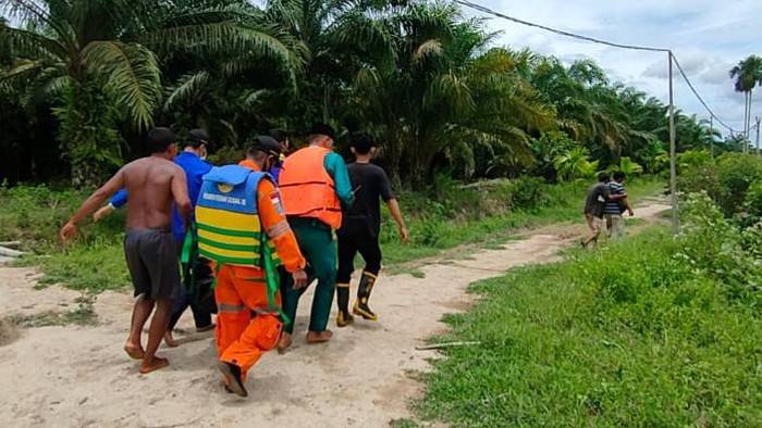 Sampan Pengangkut TBS Tenggelam, 1 Warga Dumai Tewas, 2 Hilang dan 1 Selamat