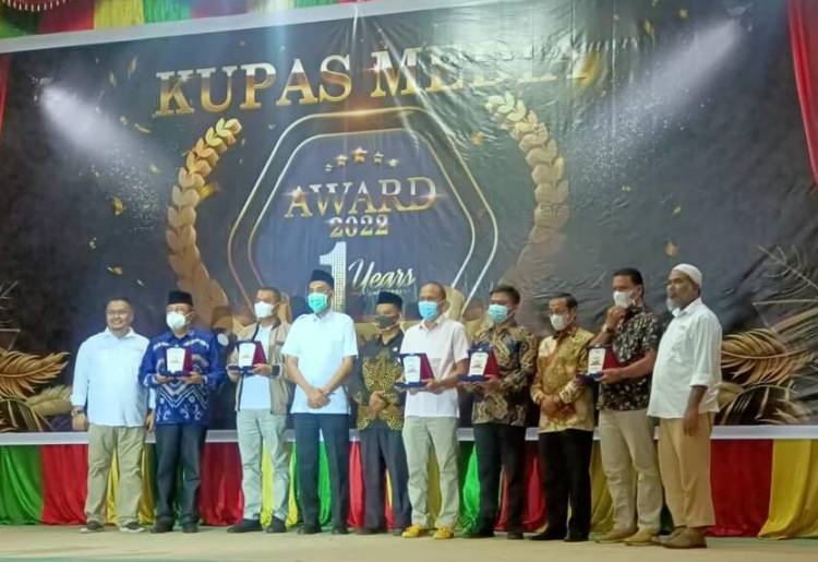 Penerima Penghargaan Kupas Media Award Berkomitmen Tingkatkan Dedikasi