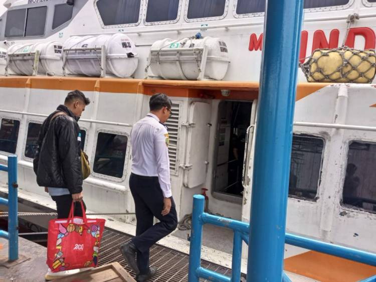 Warga Malaysia Terobos Antrean TPI Dumai