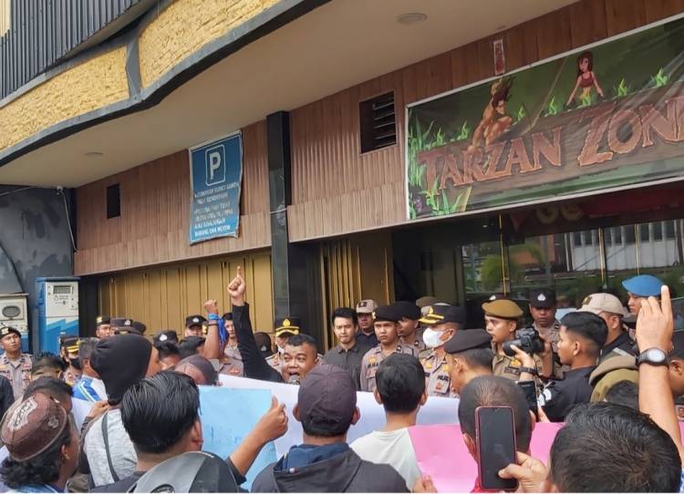 Masyarakat Hukum Adat Demo Lokasi Gelper di Dumai