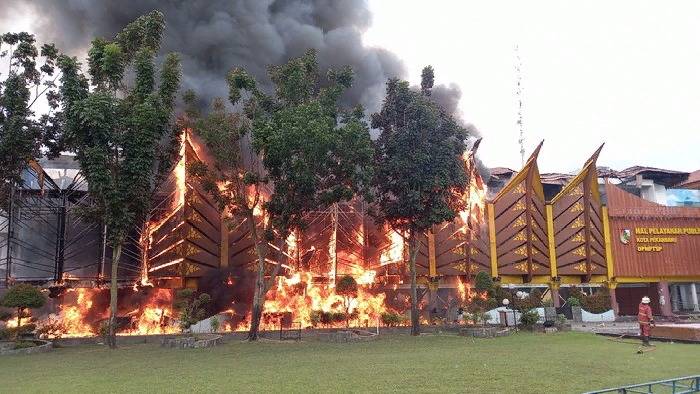 Kantor MPP Pekanbaru Ludes Terbakar