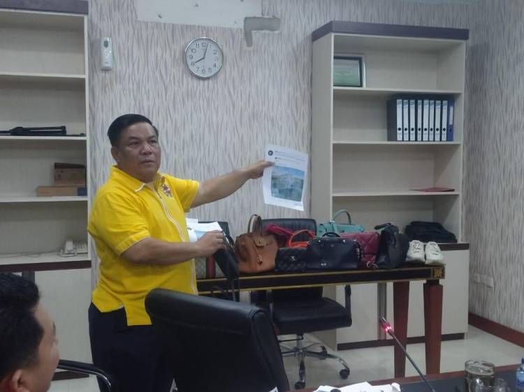 Istri Sekdaprov Pakai Barang KW, Ini Kata Netizen