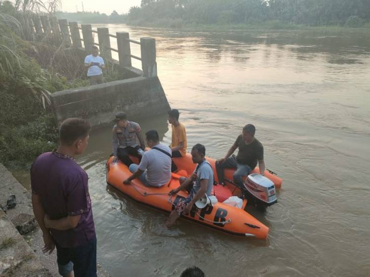 Bocah 4 Tahun Tenggelam di Sungai Kampar, SAR Pekanbaru Turunkan Tim Rescue