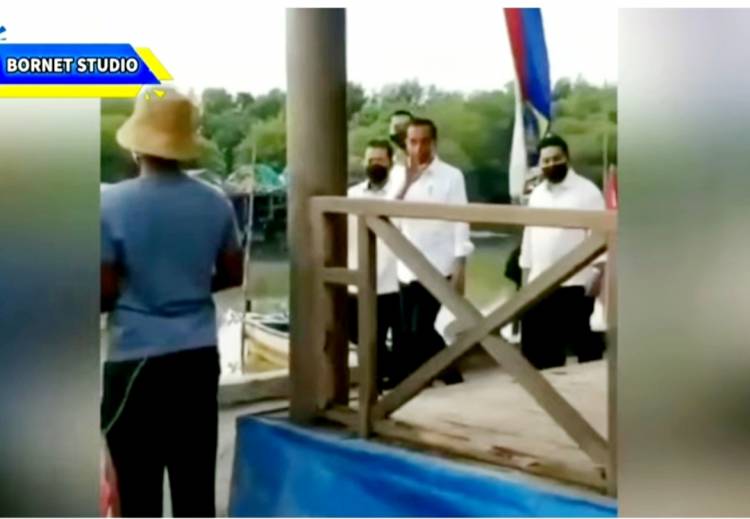 Catatan Agung Marsudi, Melawan Arus Dibungkus