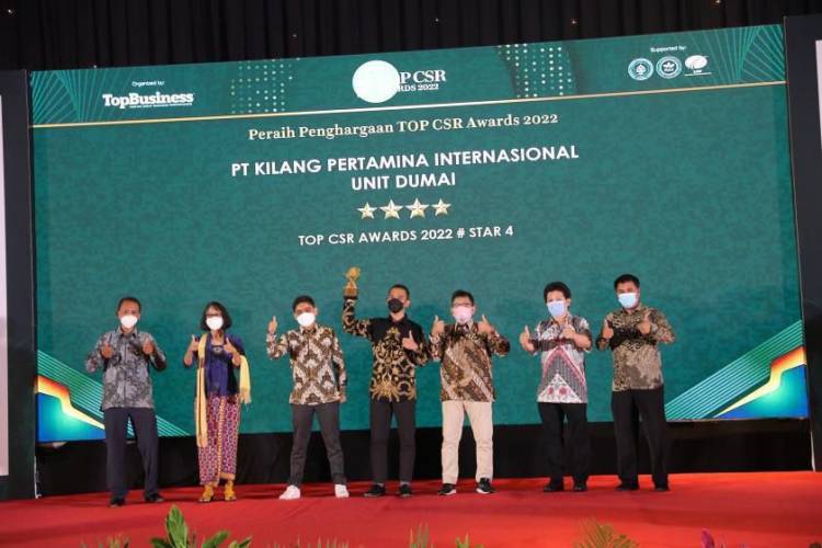 Kilang Pertamina Dumai-Pakning Raih Penghargaan Top CSR Award 2022