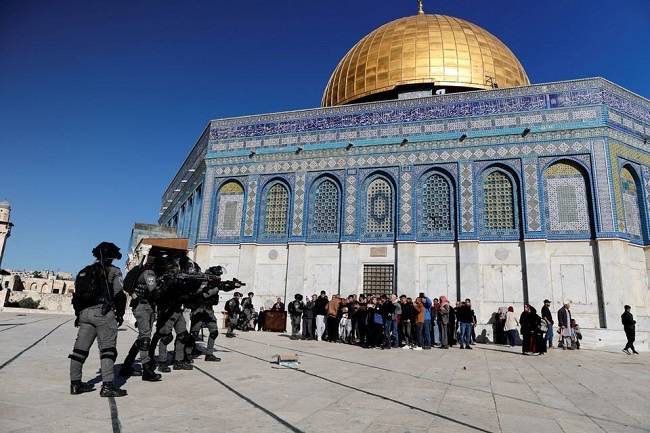 Polisi Israel Tembak Mati Warga Palestina di Pintu Masjid Al Aqsa