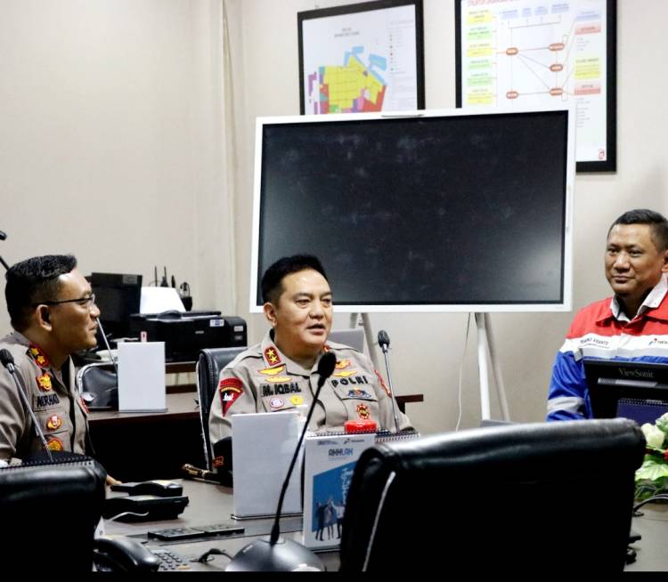 Labfor Polda Riau Olah TKP di Kilang Pertamina Dumai