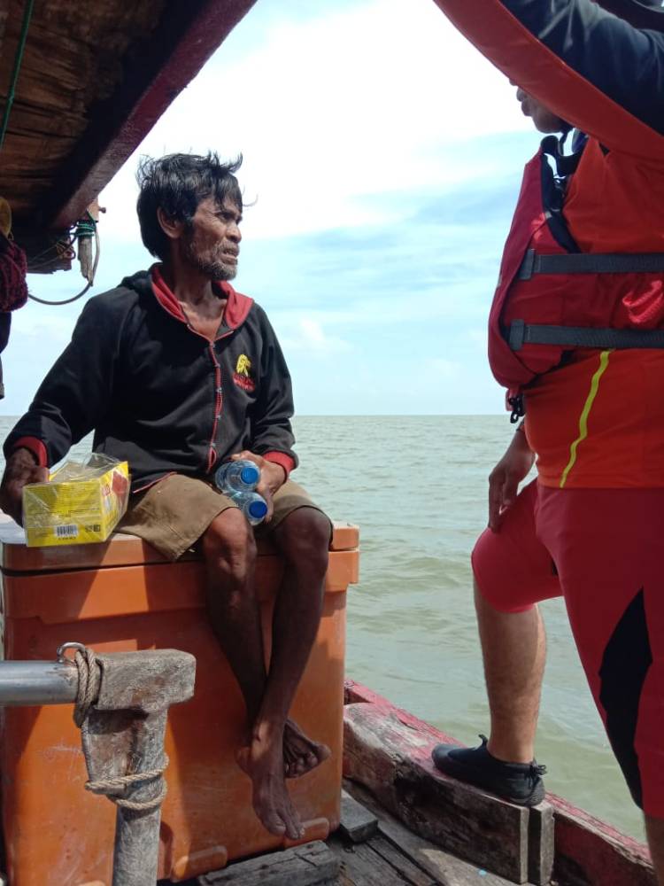 Nelayan Sinaboi Ditemukan Tim SAR, 37 Kilometer dari Lokasi Hilang