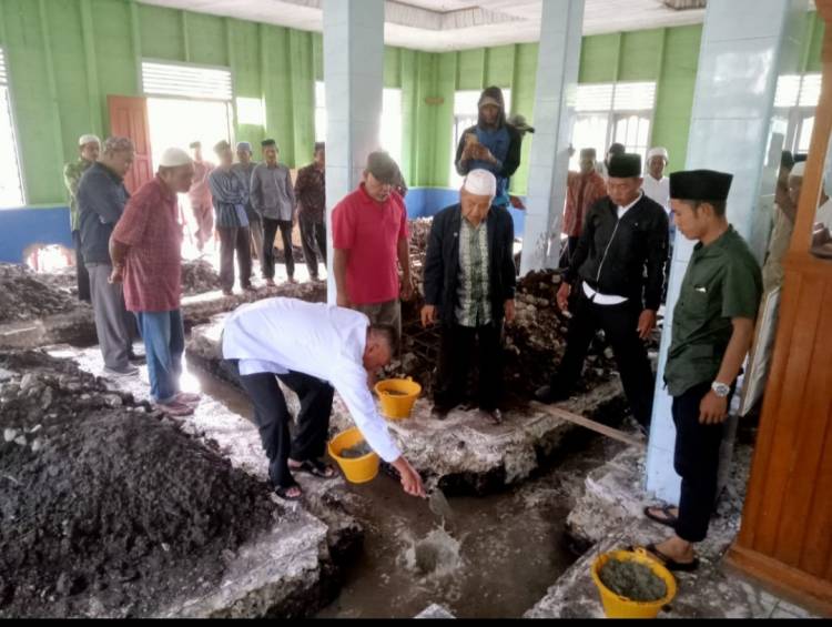 Warga Malaysia Bantu Pembangunan Masjid An Nur Desa Semukut&nbsp;Meranti