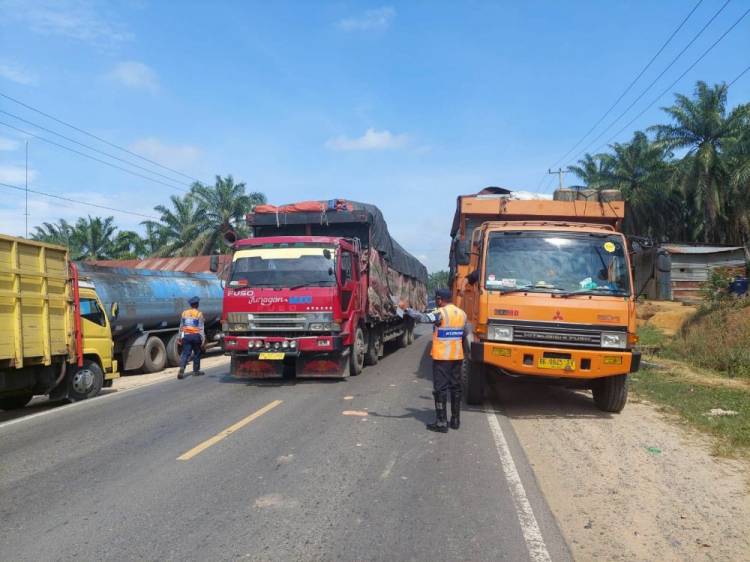 Truk ODOL Buat Jalan di Riau Rusak, Dishub Riau : Razia Masih Kami Gencarkan