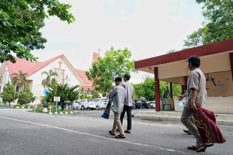 Toleransi Hidup Beragama saat Idul Fitri di Pekanbaru