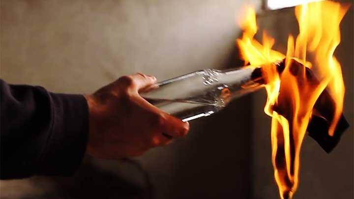 Dendam, Laki-laki ini Molotov Rumah Tetangganya di Jalan Nenas Pekanbaru