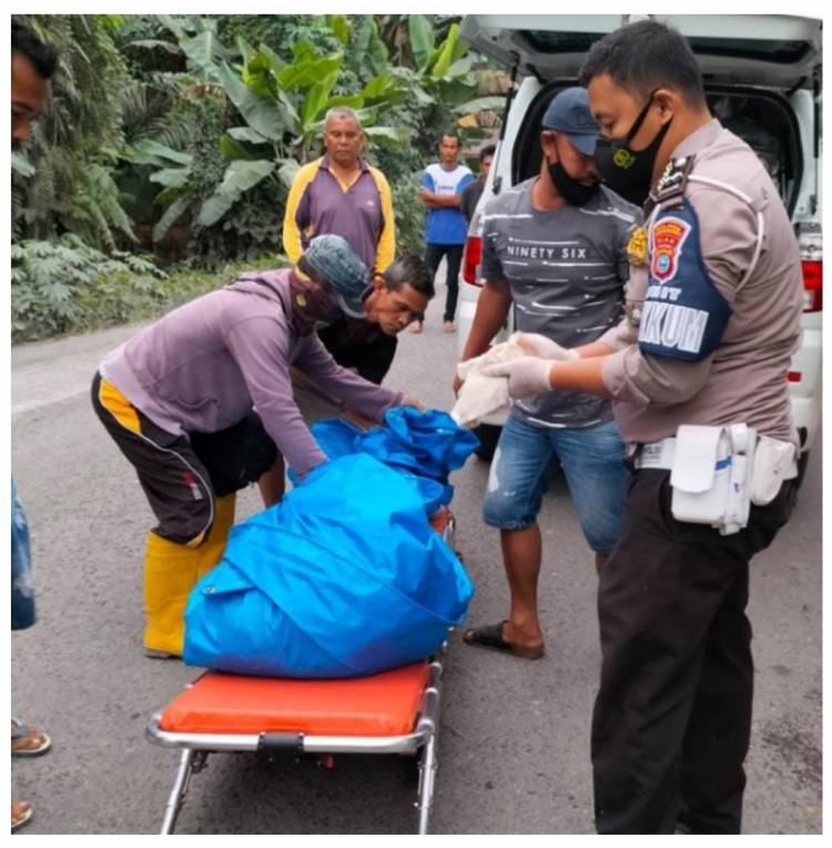 Pensiunan Pejabat Inhu Tewas Tergilas Truck Tanki CPO