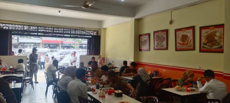 Alamak!!! Belasan PNS Terjaring Razia Nongkrong di Warung Kopi Saat Jam Kerja