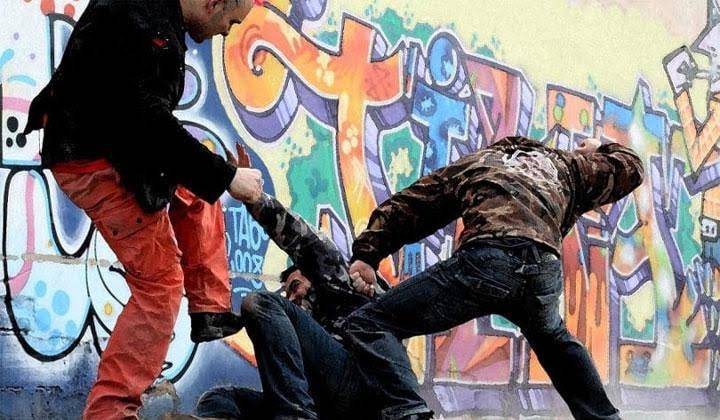 Gegara Hutang, Tukang Kredit Dianiaya Bapak dan Anak di Minas