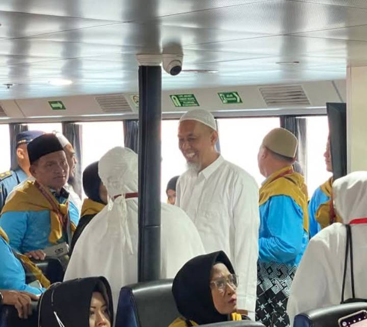 Walikota H Paisal Lepas Keberangkatan 186 CHJ Kota Dumai