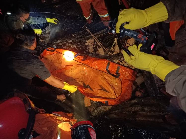 Seorang Warga Dumai Tewas Terpanggang dalam Kebakaran 9 Rumah