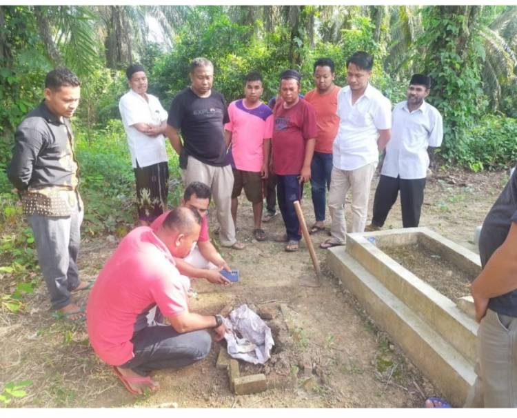 Mengerikan, Bongkar Kuburan, Maling Ambil Kain Kafan Bayi di Rokan Hulu