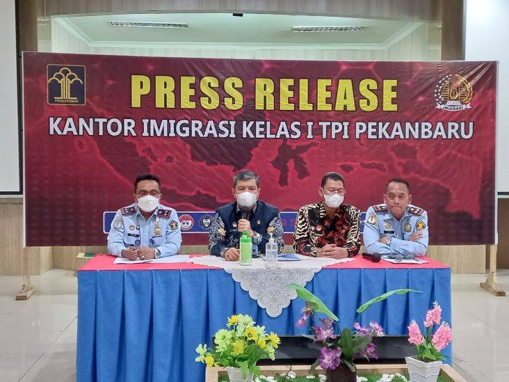 Surat Nikahnya Palsu, Warga Taiwan Dideportasi Imigrasi Pekanbaru