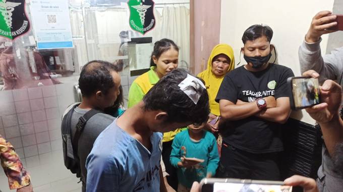 Minggu Sore, Desa Terantang Diserang Preman Bawa Batu dan Samurai