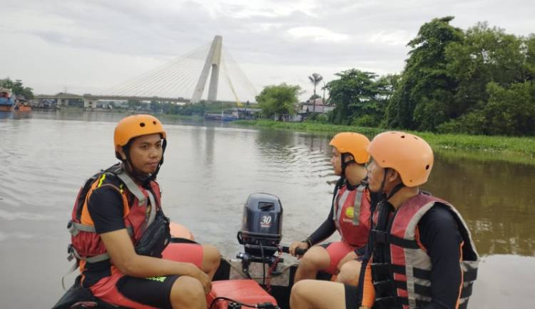 Dua Bocah Dikabarkan Terseret Arus Sungai Siak Pekanbaru