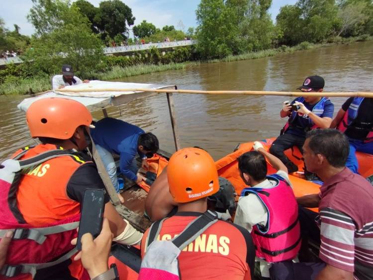 Innalillahi!!! Seorang Bocah Terseret Arus Sungai Siak Ditemukan Tak Bernyawa, 1 Lagi Masih Dicari