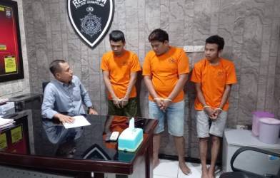 Polisi Ungkap Geng Cewek MiChat Pekanbaru, Usai Ciduk 2 Cewek, Kini 3 Cowok Diamankan, Kerjanya Memeras